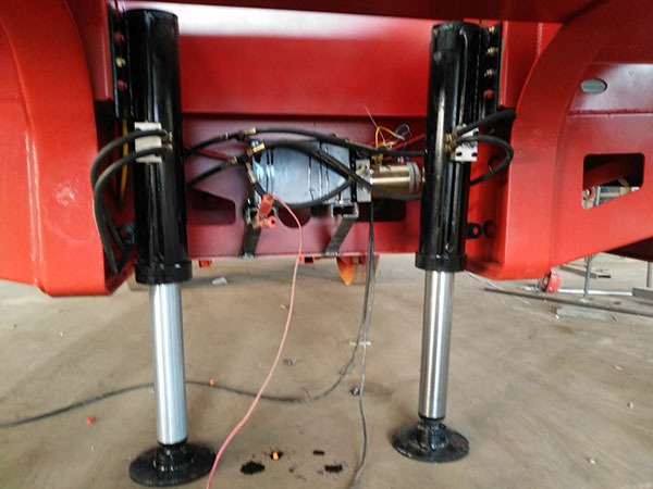 半掛車電動液壓支腿